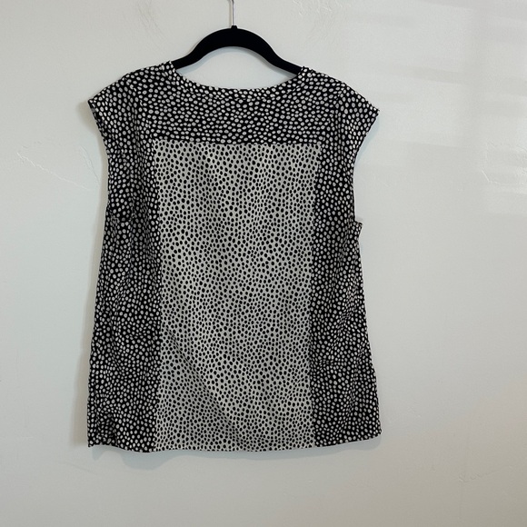 Talbots Black and White Sleeveless Polka Dot Blouse with tie front Size Medium - Picture 6 of 7